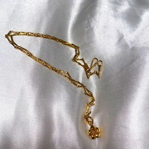 Beautiful 14 carot gold necklace with Flower pendant